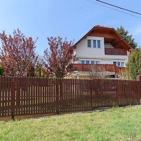 Cosy And Colorful Apartment Szentendre Exterior photo
